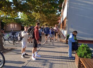 Mórahalmon is becsengettek