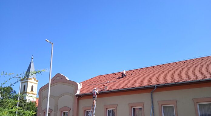 A könyvtárra is felkerültek a napelemek Mórahalmon