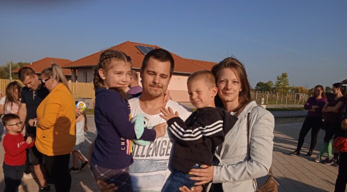 Mórahalmi kislányt támogatnak a Rotary Hajtás bevételéből