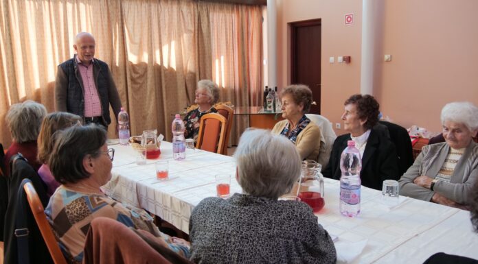 A mórahalmi Napfény Nyugdíjas Klub tagjait köszöntötte Nógrádi Zoltán polgármester