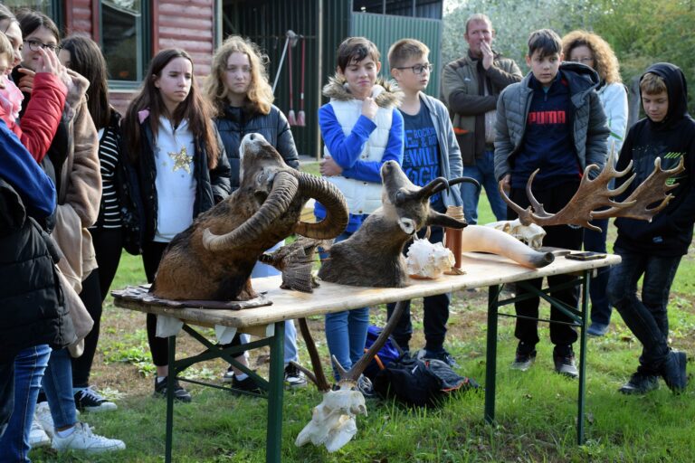 A környezetvédelem fontosságára hívták fel a diákok figyelmét a domaszéki vadászok