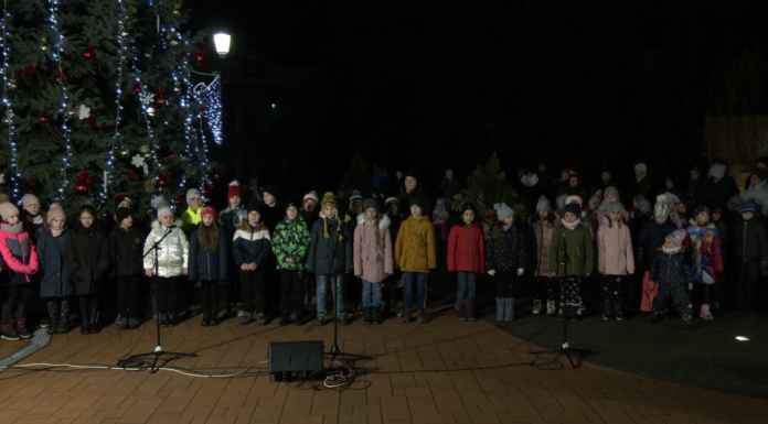 Fellobbant a második gyertya lángja Mórahalmon