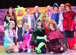 Telt házas előadással debütált a Zsombói Színjátszók első színdarabja