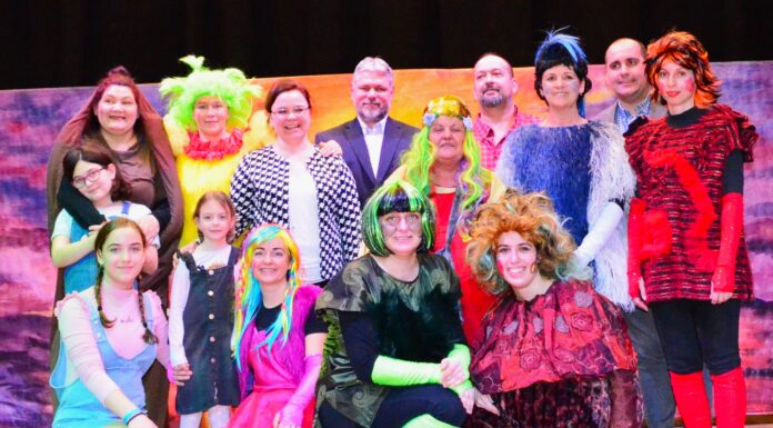 Telt házas előadással debütált a Zsombói Színjátszók első színdarabja