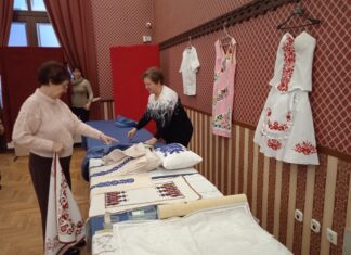 Hímzett csodák tárlata Mórahalmon