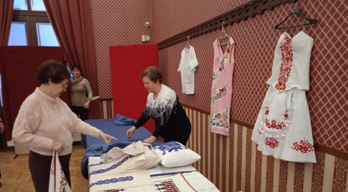 Hímzett csodák tárlata Mórahalmon