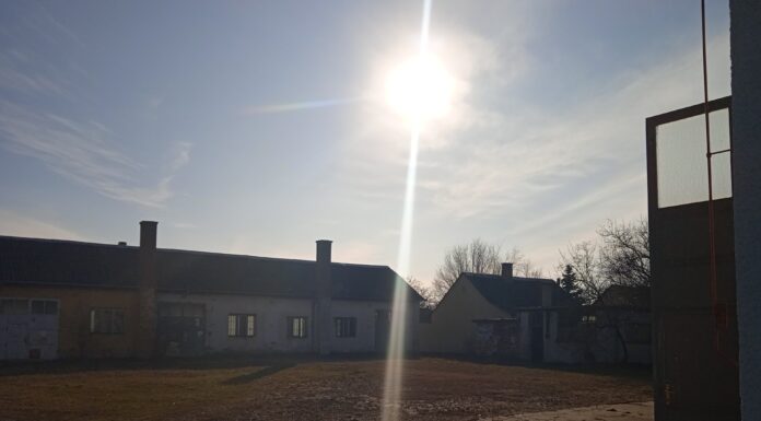 Indul a TSZ-udvar bontása Mórahalmon