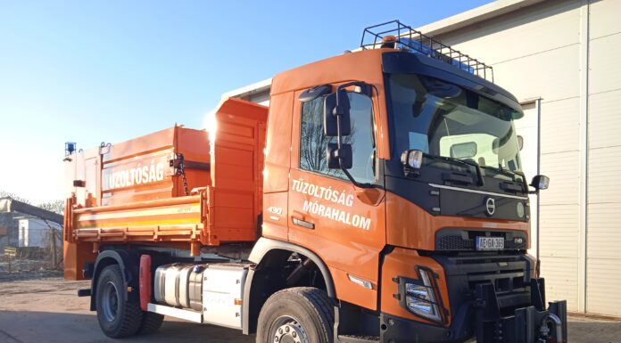 Holnaptól munkába áll a mórahalmi tűzoltók új autója