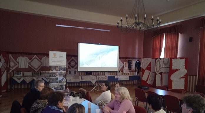 A Móra-Net Tv filmje a nyugdíjasklubban