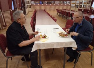 A csülök is jól sikerült a mórahalmi Aranyszöm kemencéjében