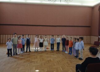 Óvodások köszöntötték a szépkorúakat Mórahalmon