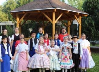 Remekeltek a mórahalmi néptáncosok Csongrádon