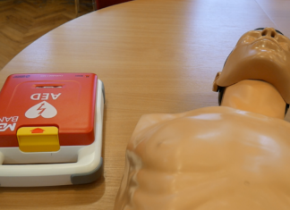 Defibrillátort kapott az ásotthalmi Tanyagondnoki Szolgálat