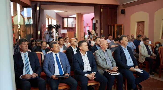 Zöldenergia-felhasználás a kistelepüléseken – A Magyar Termálenergia Társaság konferenciáját rendezték meg Mórahalmon