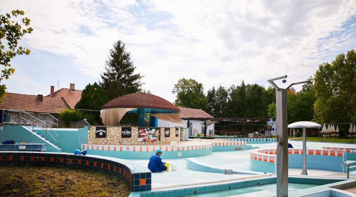 Már készül a hosszú hétvégére a mórahalmi fürdő
