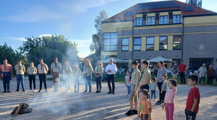 Klarinétmuzsikával és cserkészprogrammal emlékeztek a Nemzeti Összetartozás Napján Mórahalmon