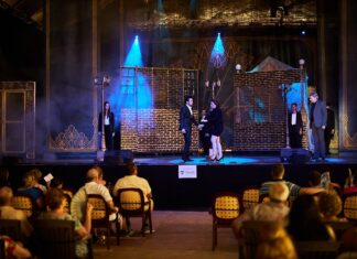 Viharos körülmények között aratott sikert az Apostol musical Mórahalmon