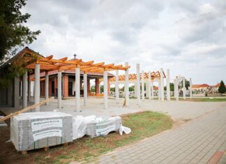 Hamarosan véget ér a mórahalmi ravatalozó bővítése