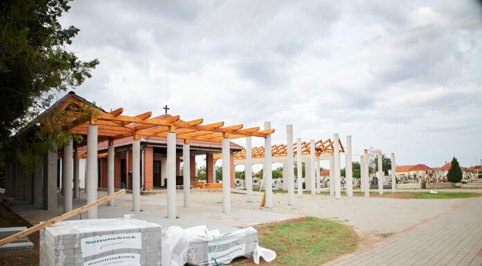 Hamarosan véget ér a mórahalmi ravatalozó bővítése