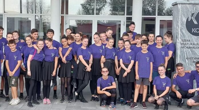 Szerb néptáncosok táboroznak Mórahalmon