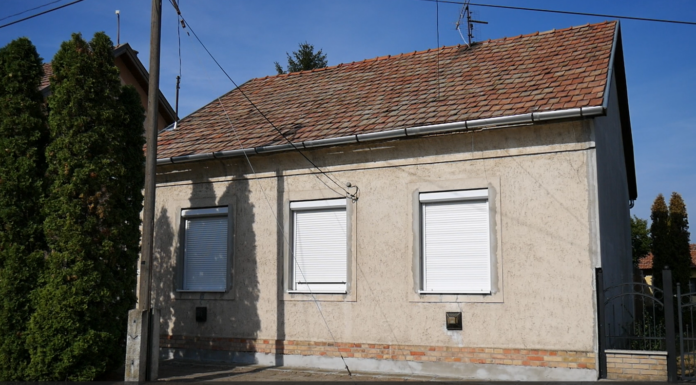 Újabb önkormányzati lakás felújítása kezdődött meg Mórahalmon