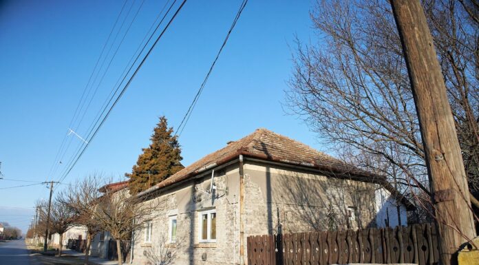 Folytatódik a szolgálati lakások felújítása Mórahalmon