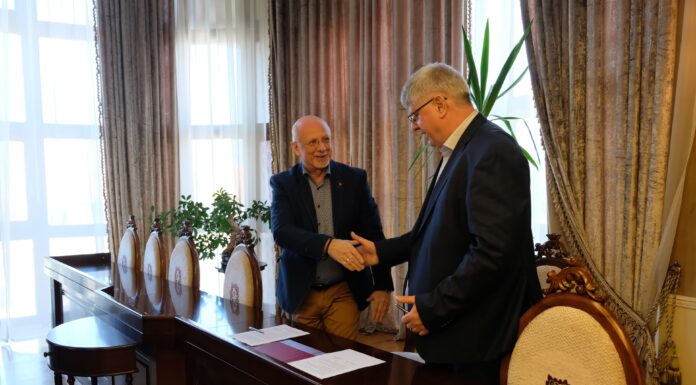 Megkezdődik a társasházi lakások építése az egykori TSZ-udvar helyén