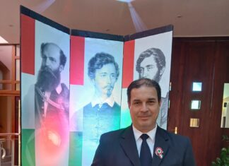 Ismét kitüntetéseket vehetett át Sárközi László