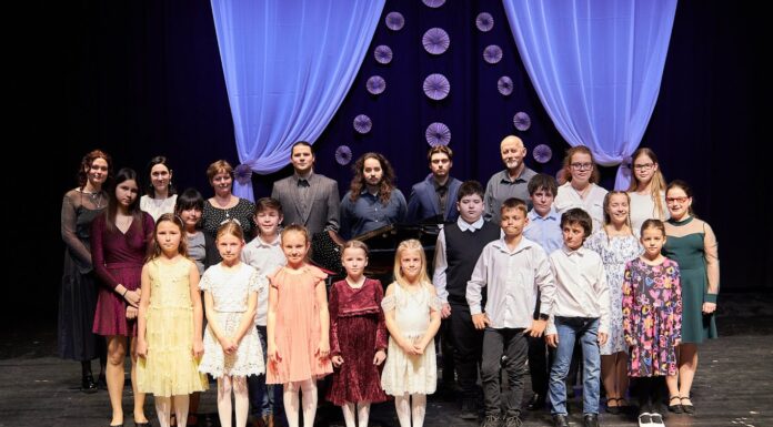 Gyermekekért muzsikáltak virágvasárnap Mórahalmon