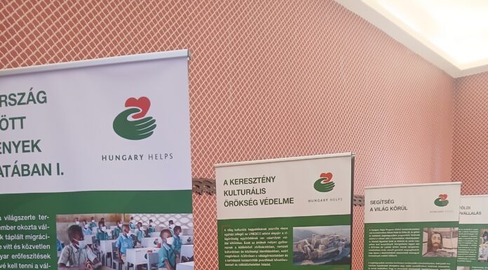 A keresztényüldözésről nyílt kiállítás az Aranyszömben