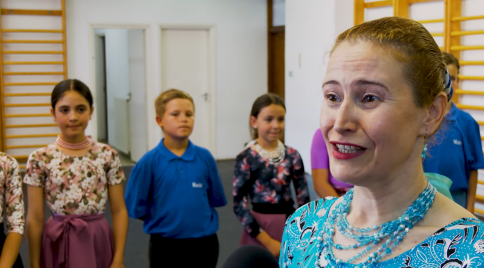 Belestünk a Mórahalmi Alapfokú Művészeti Iskola néptáncpróbájára – videó