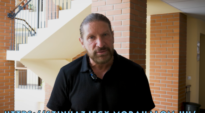 Hamarosan megnyitja kapuit a mórahalmi lovas színház – videó