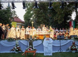 Lélekemelő élmény volt a XII. Homokháti Búcsú Mórahalmon