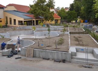 Hamarosan átadják a megújult Barmos György teret Mórahalmon – videó
