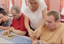 A Kapocs Népfőiskola közös foglalkozást szervezett fogyatékkal élők és ép gyermekek számára – videó