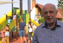 Ünnepélyes keretek között nyílt meg az új játszótér Mórahalmon, a József Attila utcában – videó