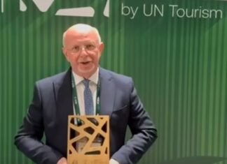 Mórahalom a világ legjobbjai között – a polgármester Kínában vette át a díjat – videó