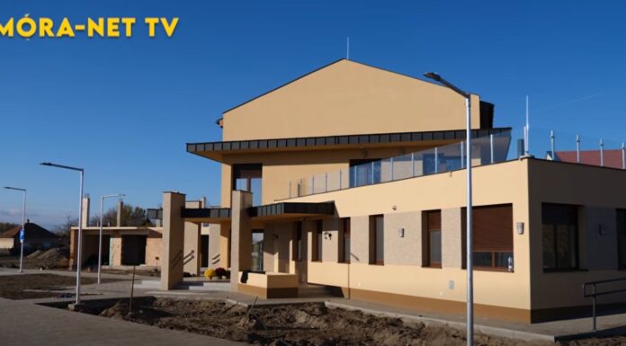 Új épületbe költözött a mórahalmi gondozási központ – megnyitott az Őszirózsa (videó)