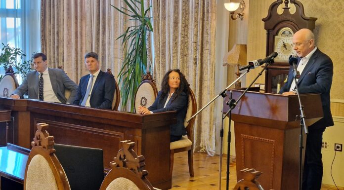 Mórahalom a világ élvonalában! – Sajtótájékoztatón számoltak be a város által elnyert rangos nemzetközi turisztikai díjról