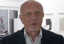 Társasházi lakások épülnek idősek számára az Őszirózsa Lakóparkban – videó