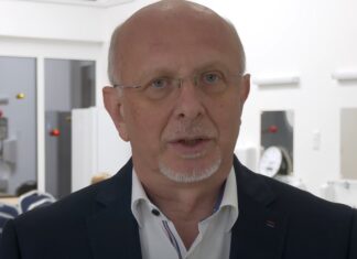 Társasházi lakások épülnek idősek számára az Őszirózsa Lakóparkban – videó