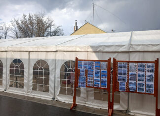 Szakadó esőben adták át az új közösségi teret Pusztamérgesen