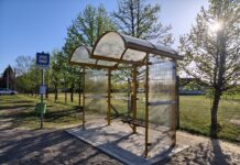 Komfortosabbá vált a buszra várás Ásotthalmon