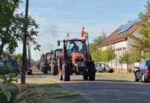 Mintegy 80 traktor vonult végig Pusztamérges utcáin