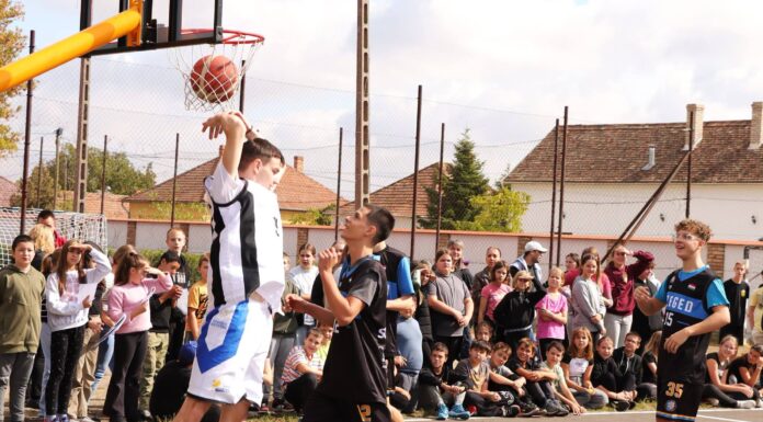 A SZEDEÁK U19-es csapata látogatott el az ásotthalmi iskolába
