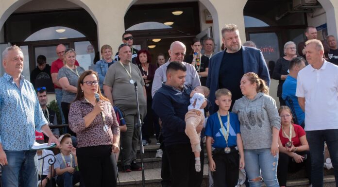 Másfél millió forint gyűlt össze az ásotthalmi kisfiú gyógykezelésére – fotók